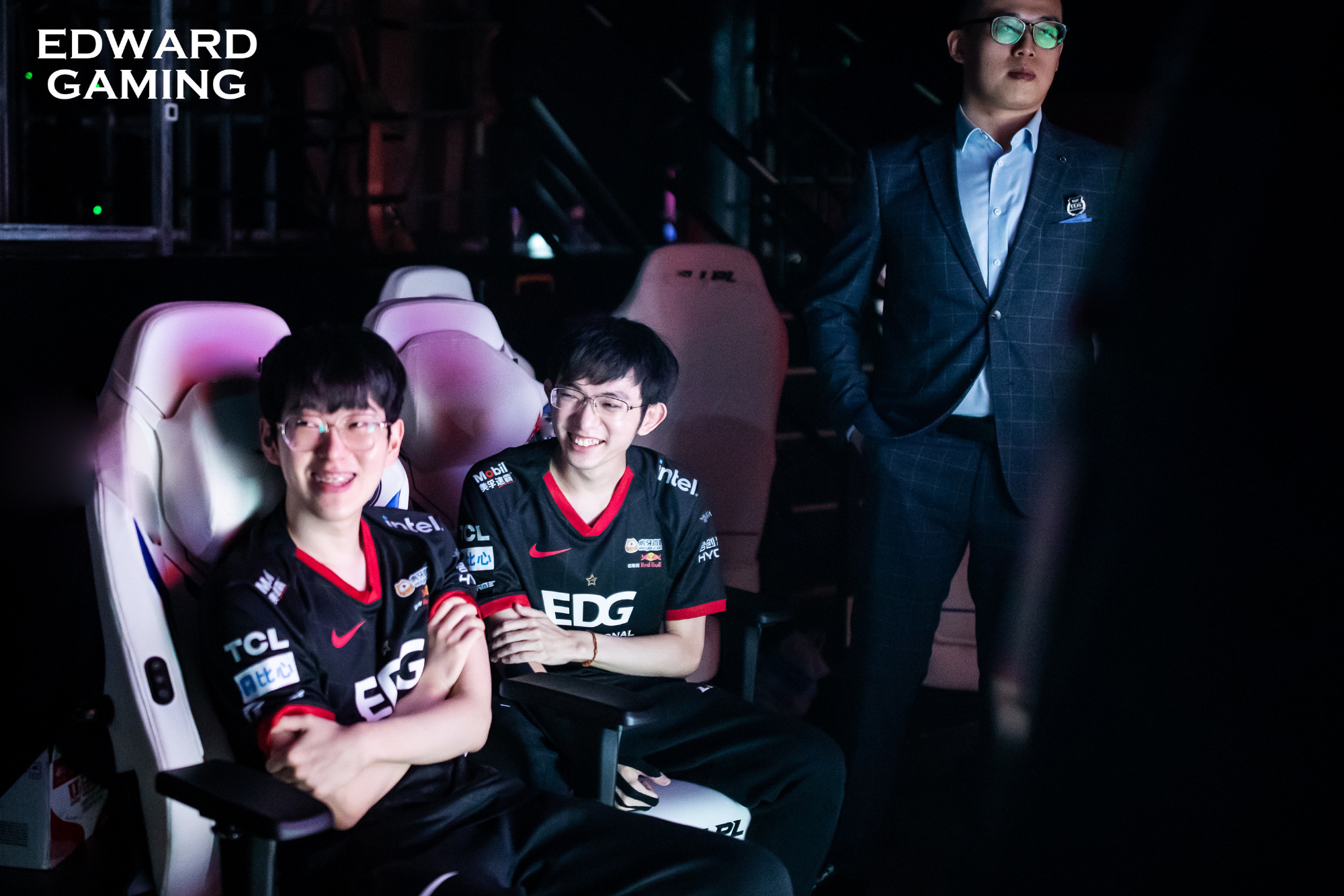 爱游戏体育官方网站Scout在日本队比赛中险胜，战术调整引发热议！气势如虹延续(scout无法参赛事件详情)