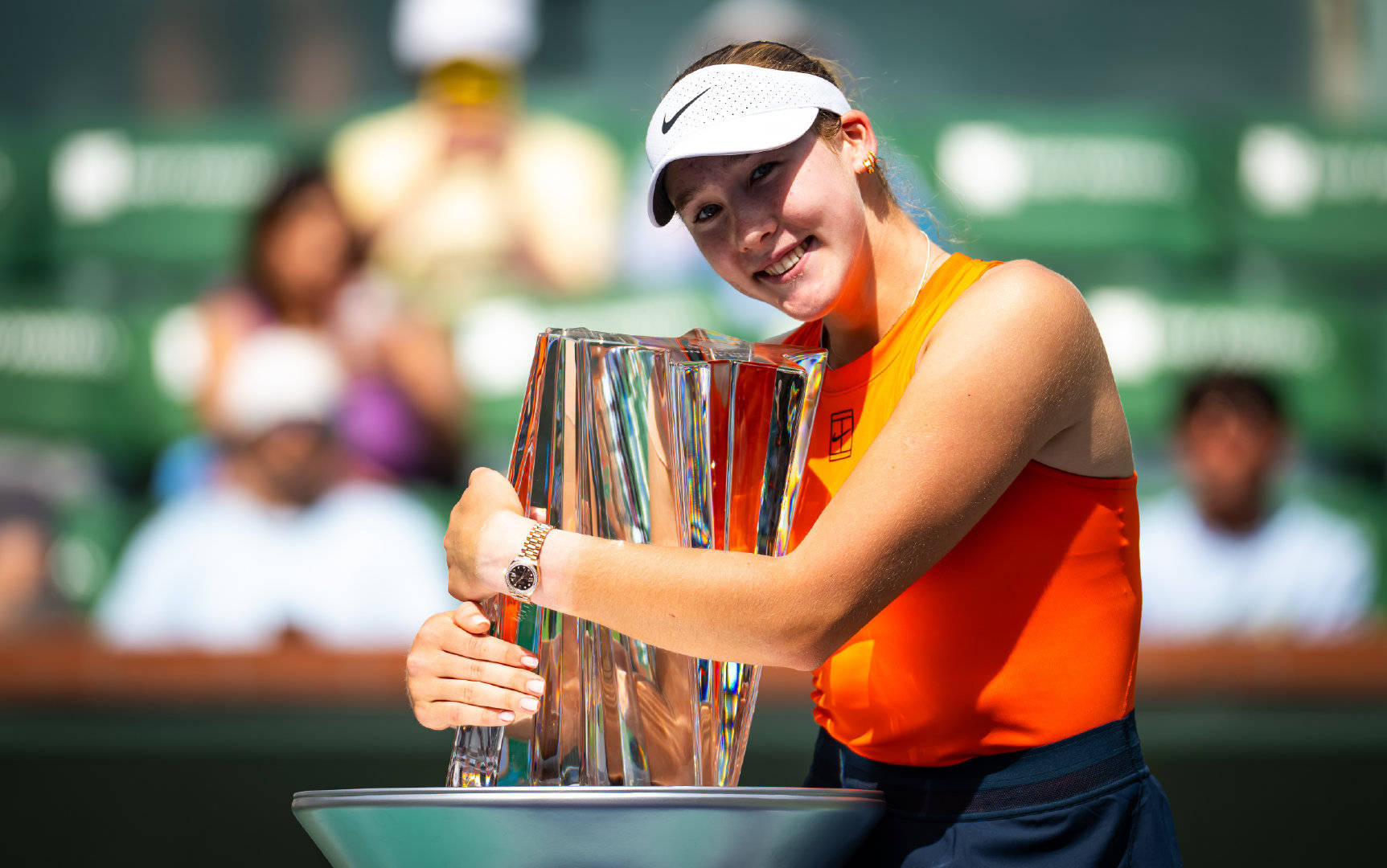 APP下载专区包含莎拉波娃连续七场比赛得分超过比分优势明显，勇士挑战极限！的词条