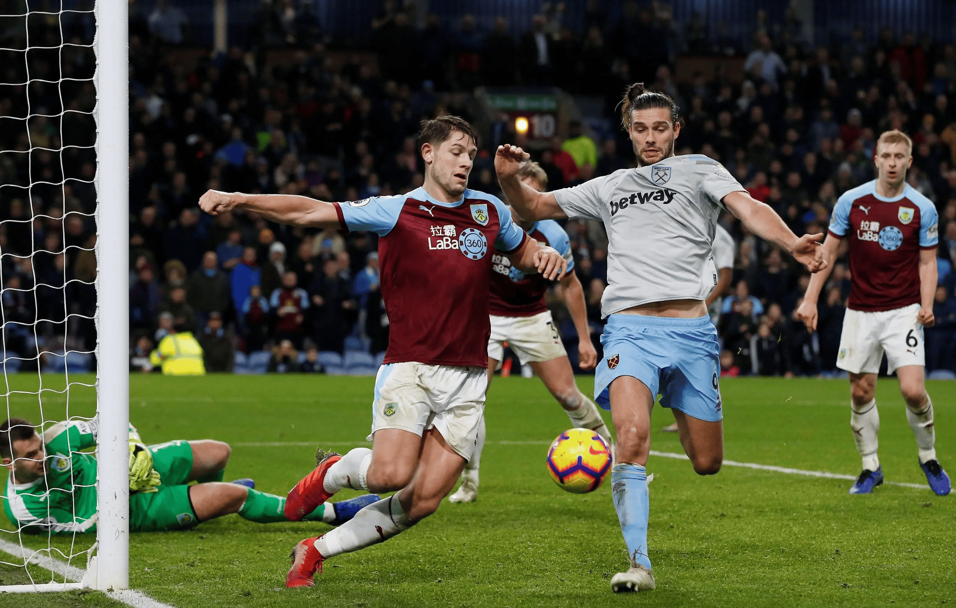 APP下载专区包含比利亚雷亚尔训练开放日；赛后强势反弹引欢呼；法甲在即；年轻球员得到机会的词条